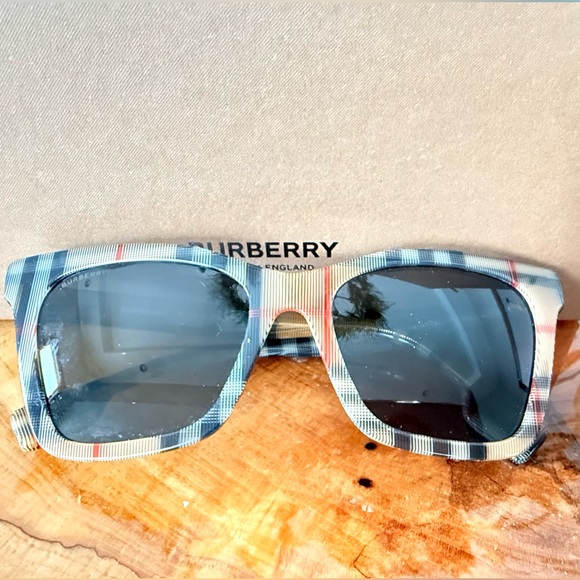 Burberry Checkered Sunglasses with Tan Case - Picture 2 of 4